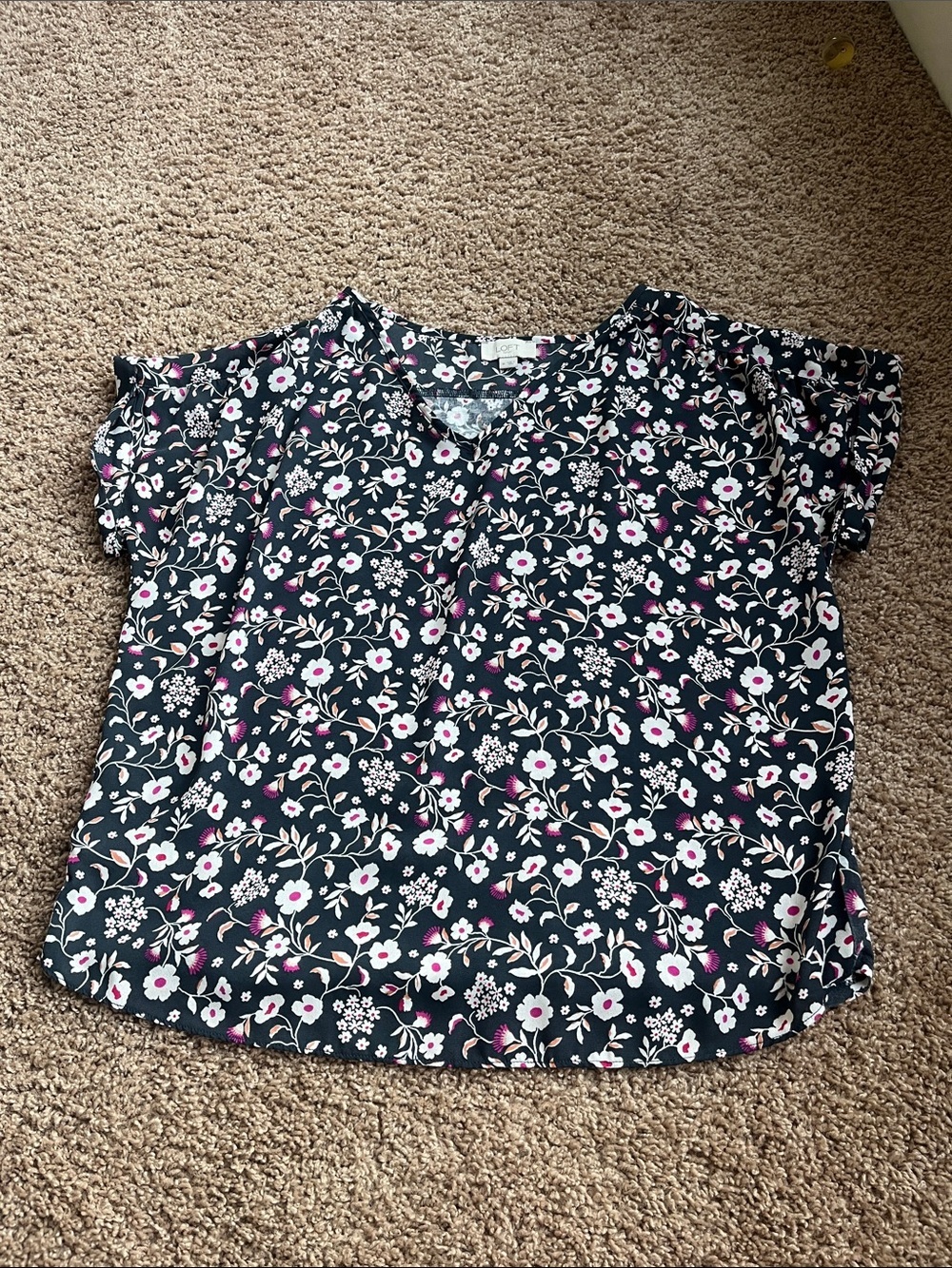 LOFT Navy Floral V-Neck Top with Pink & White Blooms Size M